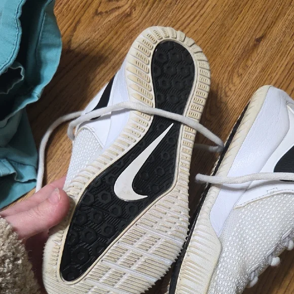 Sneakers - Picture 5 of 5